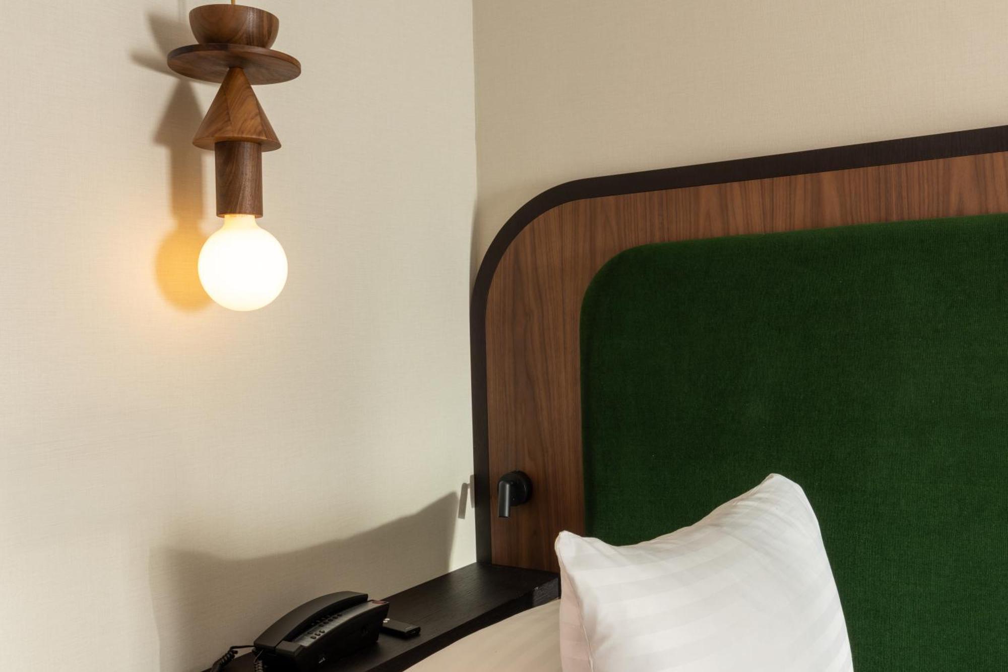Deluxe Single Room